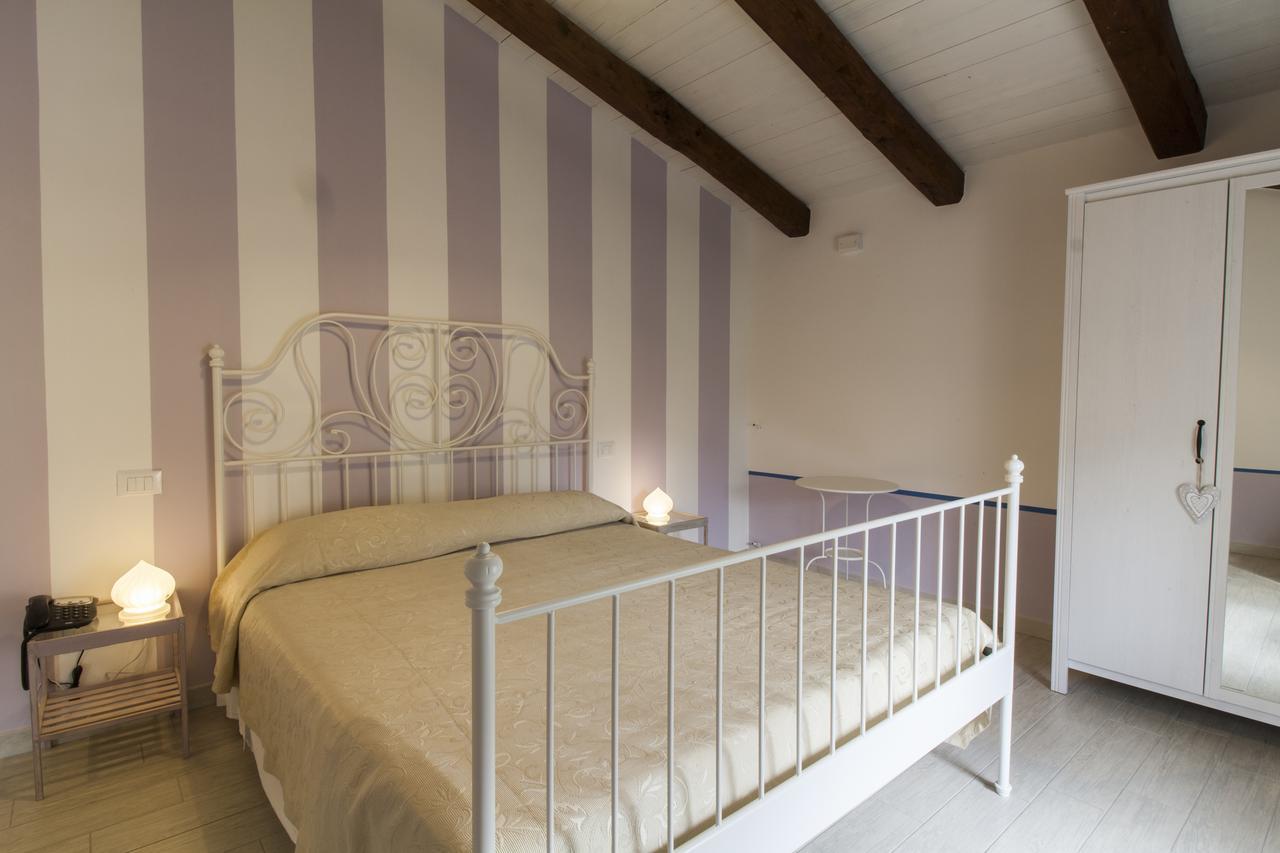 Aia Antica Bed & Breakfast Монте Сан Биаджо Екстериор снимка