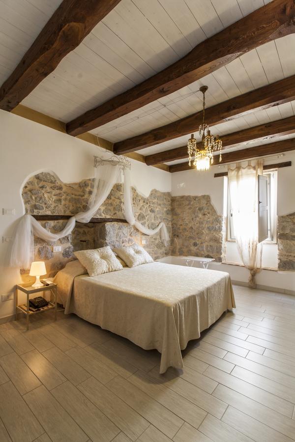 Aia Antica Bed & Breakfast Монте Сан Биаджо Екстериор снимка