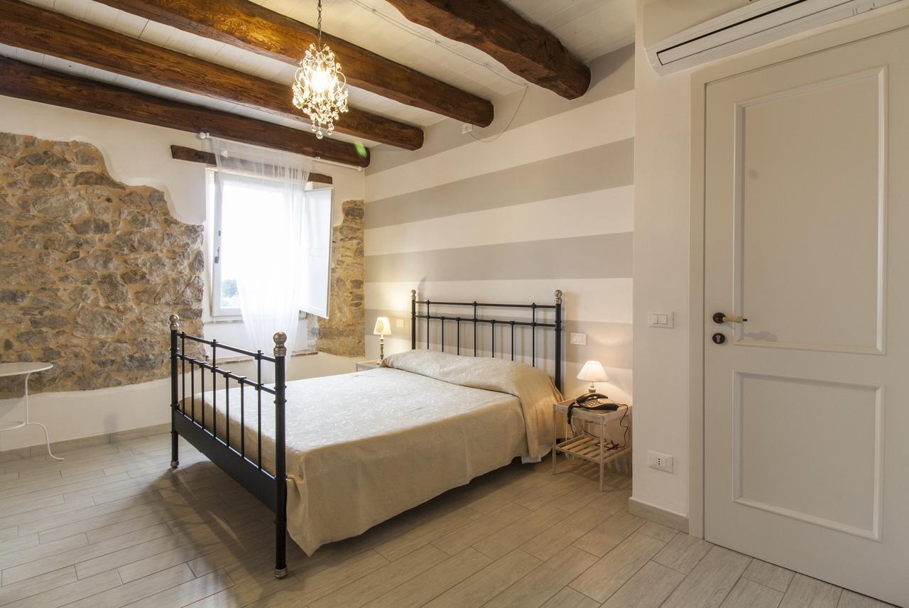 Aia Antica Bed & Breakfast Монте Сан Биаджо Екстериор снимка